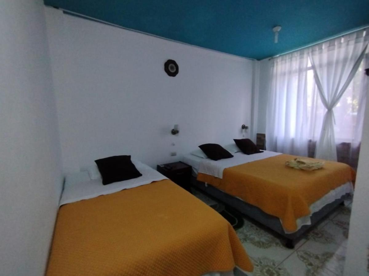 פורטו וילאמיל Hostal Brisas Del Mar מראה חיצוני תמונה